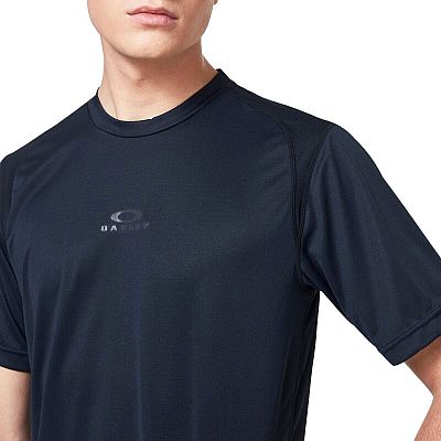 Oakley Foundational Training, t-shirt (7/9)