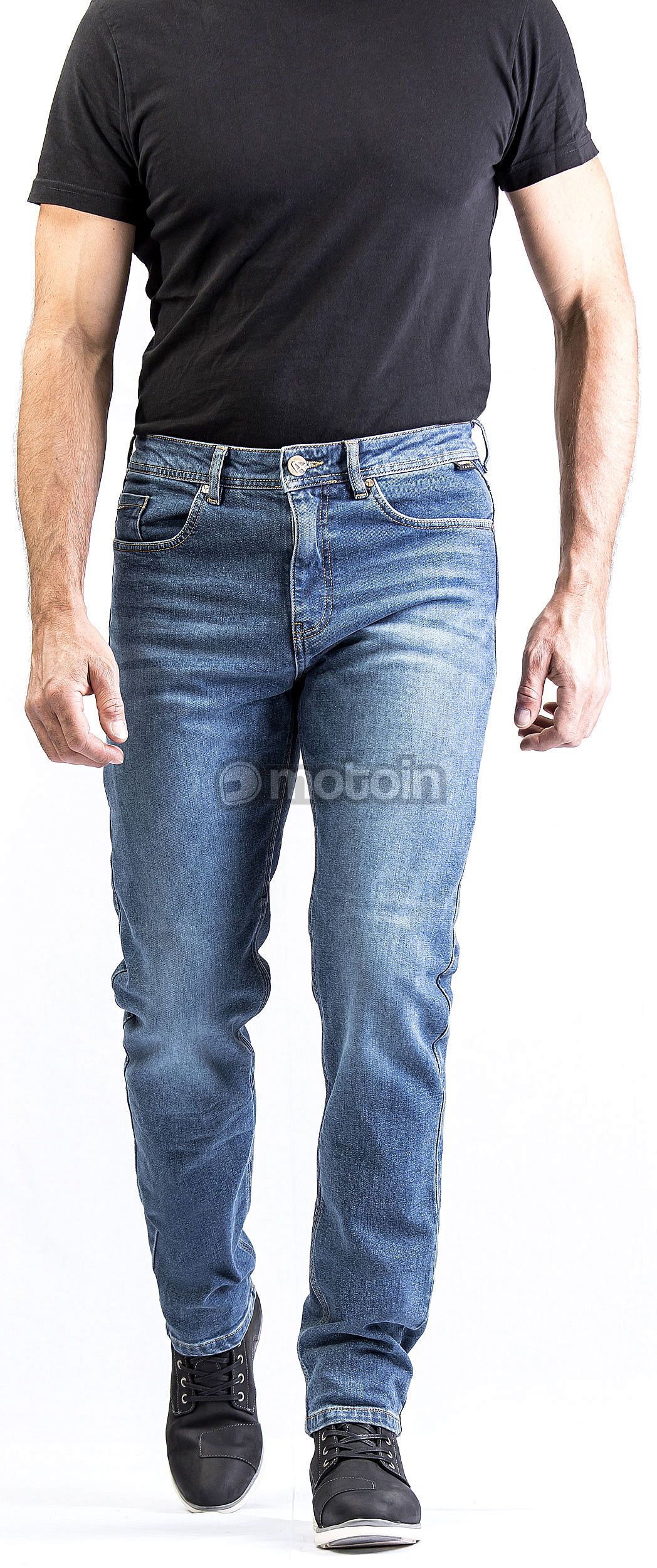 Ixon Barry, jeans